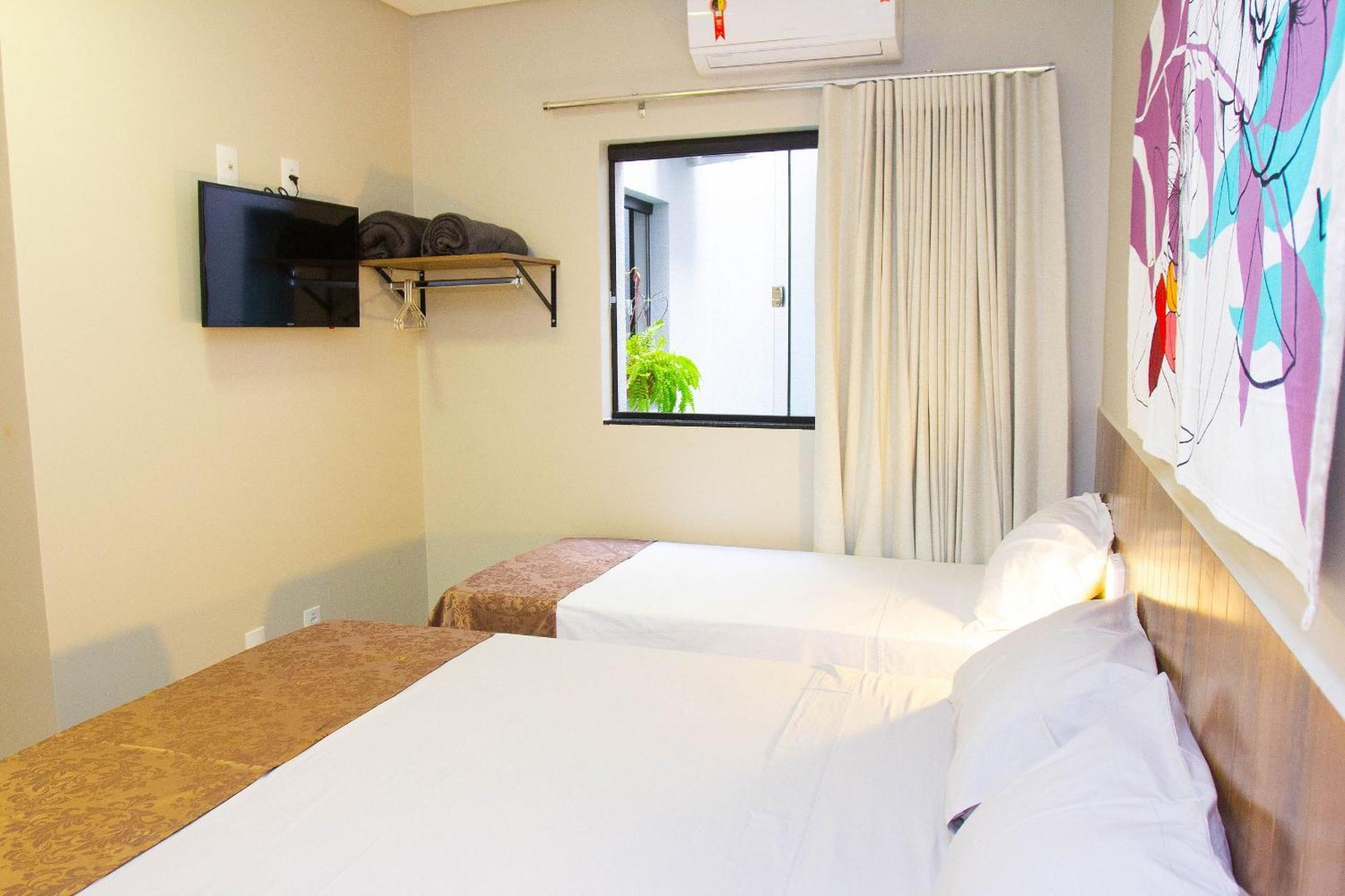 Fiori Suites 戈亚尼亚 外观 照片